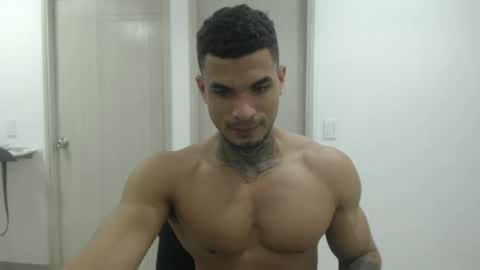 juan_gomez_1 online show from December 17, 11:59 pm