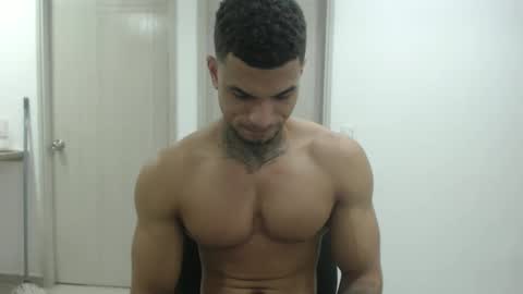 juan_gomez_1 online show from December 15, 10:37 pm