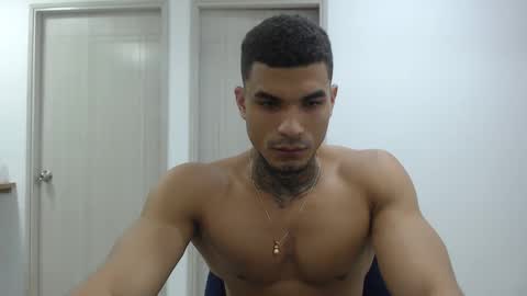 juan_gomez_1 online show from January 14, 9:41 pm
