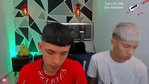 JuanSteven online show from April 1, 10:40 pm