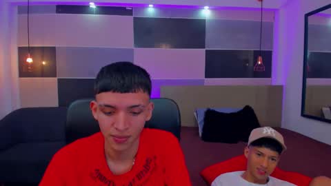 JuanSteven online show from December 31, 10:45 pm