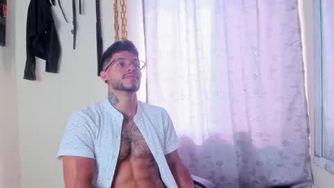 Juan Esteban online show from January 2, 2:35 pm