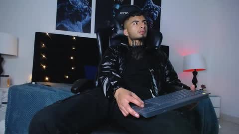 juancamilo66_ online show from February 11, 10:39 pm