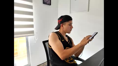 Snapshot of juanda9811 chatting on October 22, 7:38 pm juanda9811 online show from October 22, 7:38 pm