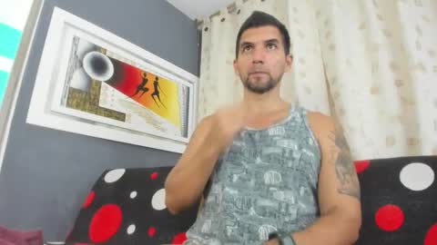 juleslake2 online show from April 4, 3:42 pm