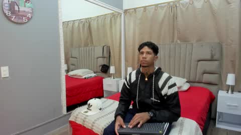 Snapshot of julian_billy chatting on February 2, 11:19 am julian billy online show from February 2, 11:19 am