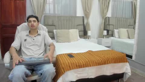 Snapshot of julian_billy chatting on December 4, 11:30 am julian billy online show from December 4, 11:30 am