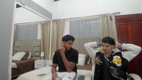 Snapshot of julian_billy chatting on February 15, 11:28 am julian billy online show from February 15, 11:28 am