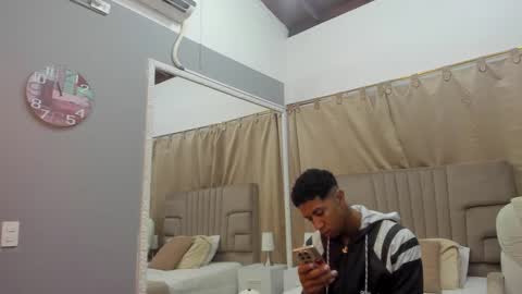 Snapshot of julian_billy chatting on March 3, 11:17 am julian billy online show from March 3, 11:17 am