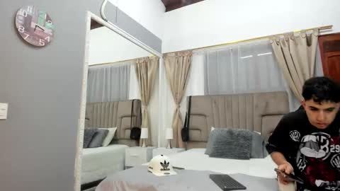 Snapshot of julian_billy chatting on January 9, 11:36 am julian billy online show from January 9, 11:36 am