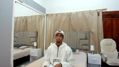 Snapshot of julian_billy chatting on January 19, 1:12 pm julian billy online show from January 19, 1:12 pm