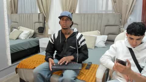 Snapshot of julian_billy chatting on December 11, 11:32 am julian billy online show from December 11, 11:32 am