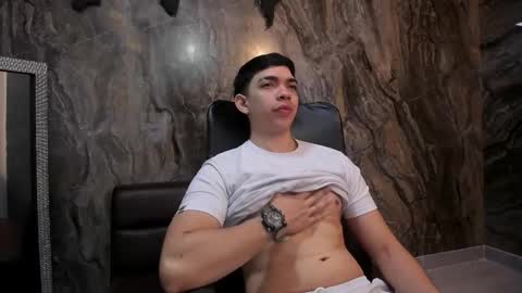 JULIAN  online show from February 18, 11:30 am