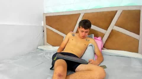 julian online show from November 24, 3:46 pm