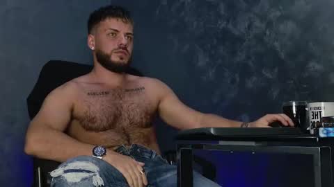 JULiUS   online show from December 1, 8:01 pm