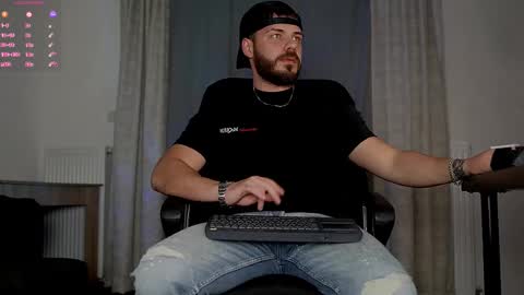 JULiUS   online show from October 27, 8:22 pm