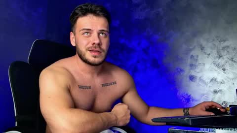 JULiUS   online show from February 22, 1:40 am