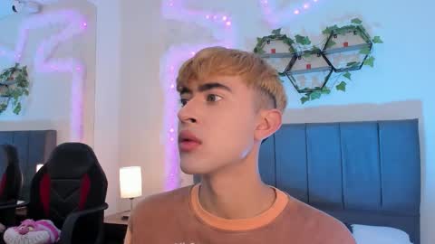 Justin online show from September 18, 11:45 am