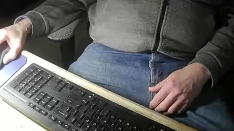 Justme39057 online show from March 29, 7:25 pm