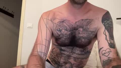 Snapshot of justmeandyou00 chatting on October 22, 9:57 am justmeandyou00 online show from October 22, 9:57 am