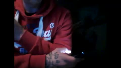 justmehere077 online show from February 17, 1:04 am