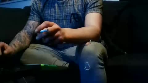 justmehere077 online show from January 4, 2:14 am