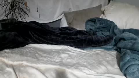 jwolf11851725 online show from October 27, 4:48 am