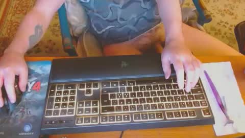 Leon online show from January 27, 7:03 pm