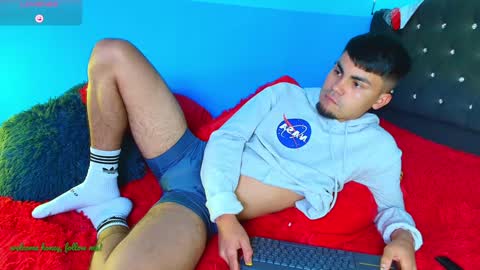 K A L I online show from December 7, 4:42 am