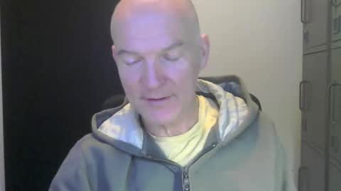 Robbie online show from April 5, 5:15 am