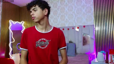  keahi  online show from April 9, 7:20 pm