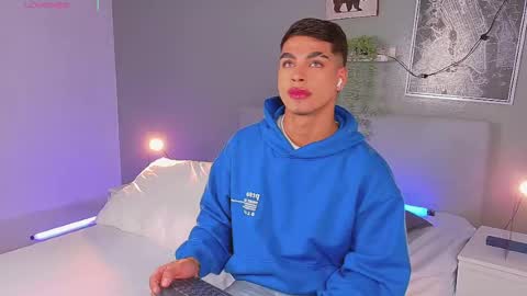   online show from October 1, 11:36 am