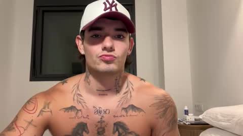 Snapshot of kenboyea_ chatting on October 25, 3:47 pm luis carlos esteban online show from October 25, 3:47 pm