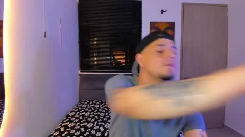 kendel_dimitri online show from March 23, 6:08 am