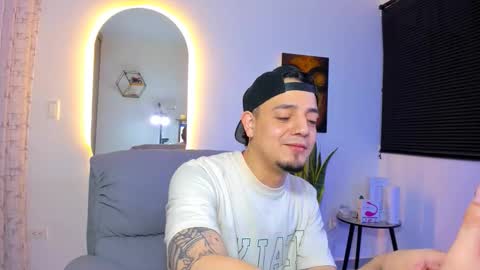 kendel_dimitri online show from January 14, 4:28 am