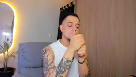 kendel_dimitri online show from February 21, 5:02 am