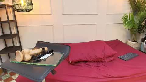 Kenneth Macias online show from October 11, 5:55 am