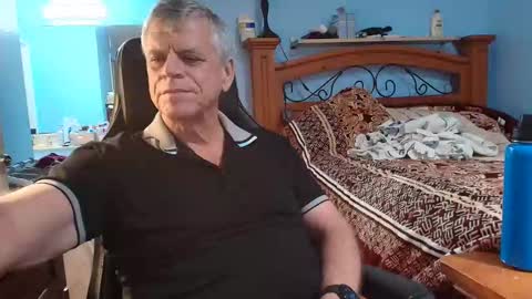 Snapshot of kent_ham chatting on October 24, 2:02 am kent_ham online show from October 24, 2:02 am