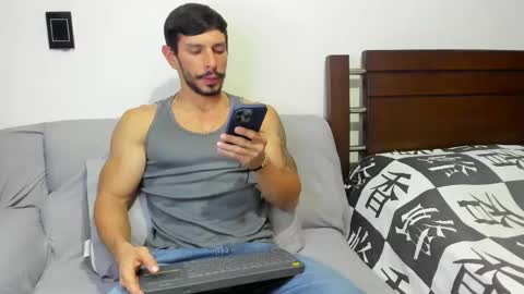 kevin_malone22 online show from June 1, 9:15 pm