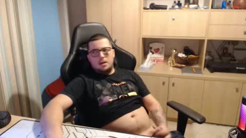 Snapshot of kevinnlovely chatting on October 22, 9:40 pm Kevinn online show from October 22, 9:40 pm