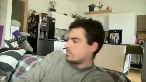 kevinpillobello online show from February 7, 10:00 am