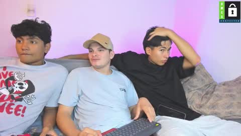 kevin and ottis online show from December 2, 2:36 am