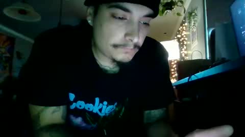 keyway1 online show from December 3, 6:47 pm