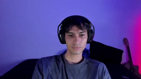 khozler_ online show from February 4, 2:39 am