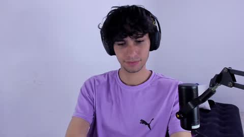 khozler_ online show from December 3, 1:17 am