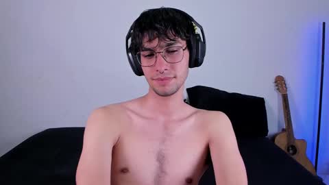 khozler_ online show from March 2, 3:24 am