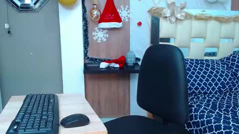 KIM online show from November 20, 3:33 pm