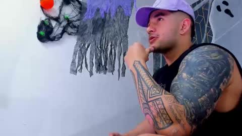 Angel Falconer online show from October 17, 4:16 am