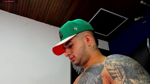 Angel Falconer online show from November 15, 5:31 am