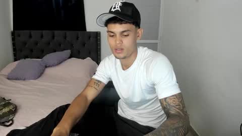 DOMINANT ALPHA KINGS online show from November 27, 9:18 pm